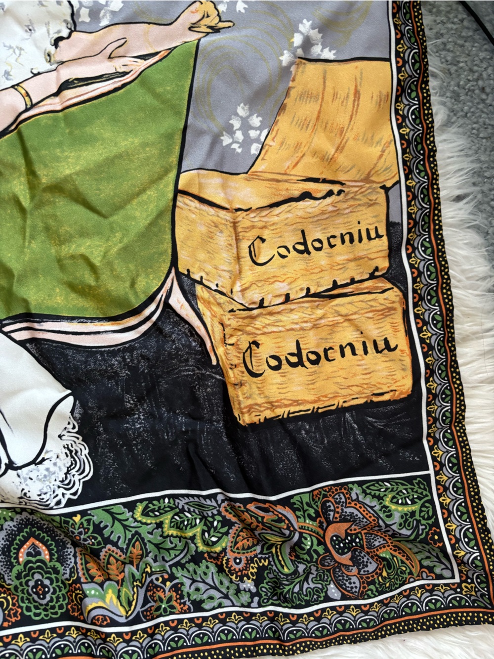 Vintage SANTA EULALIA "Codorniu" polyester scarf TBEG vintage scarf 75x77 cm - Picture 4 of 5